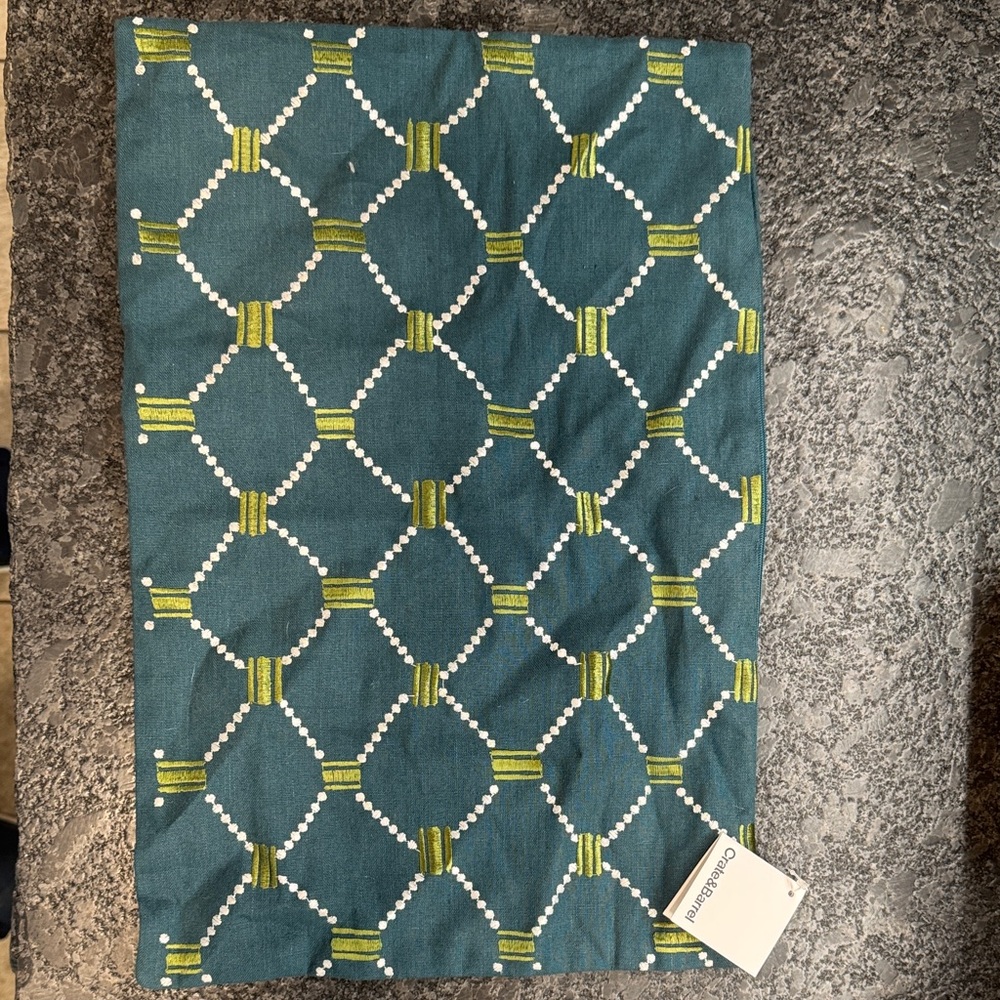 🦖Crate&Barrel Teal and Green Geometric Accent Pillow